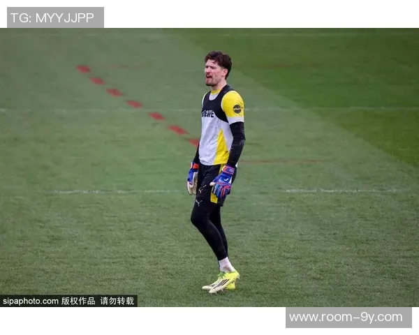 施洛特贝克续约悬念引发多特防线动荡或将迎多名球员离队 施洛特贝克续约悬念引发多特防线动荡或将迎多名球员离队